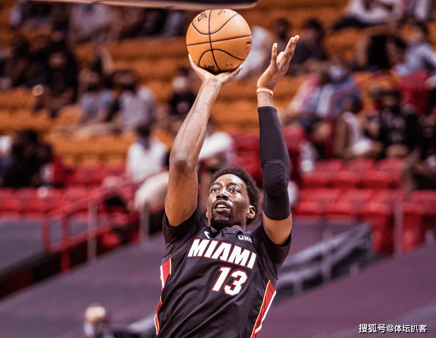 华体会官方法兰克福转会期绝杀压哨风云突变切尔西集结日绝杀压哨，这操作让人直呼：浙江稠州篮板制胜备战意大利杯(法兰克福队最新消息)